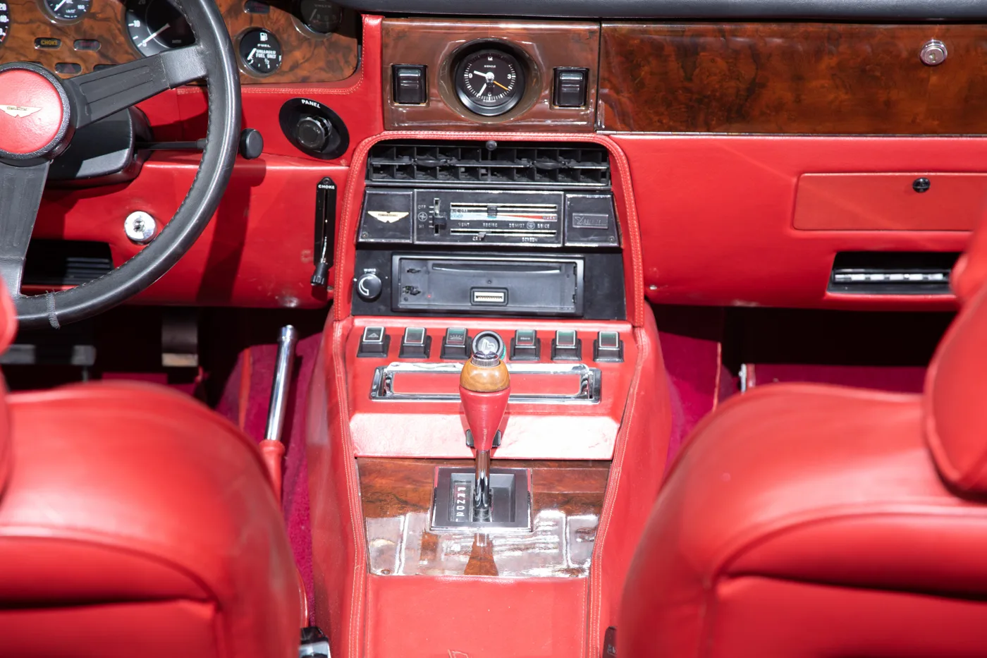 1983 Aston Martin V8 Volante Oscar India, 16/24