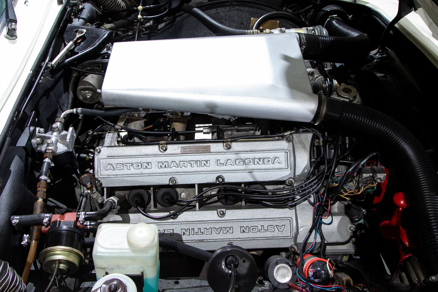 1983 Aston Martin V8 Volante Oscar India, 23/24