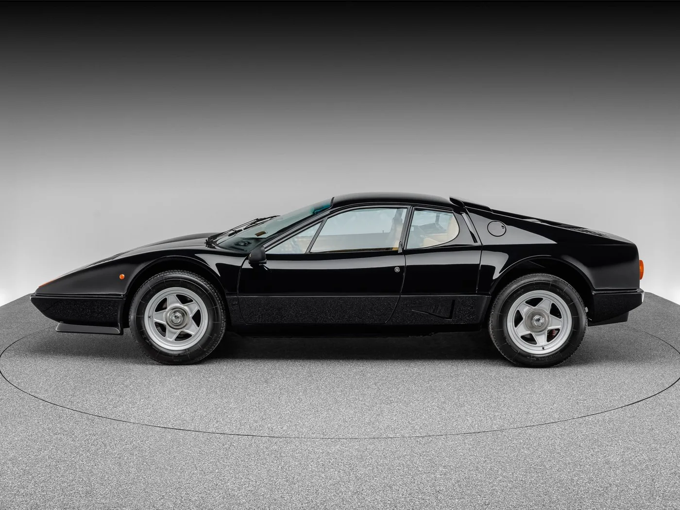 1983 Ferrari 512 BBi angeboten von einem Fachhändler in Böblingen, Deutschland, Foto 2 von 15