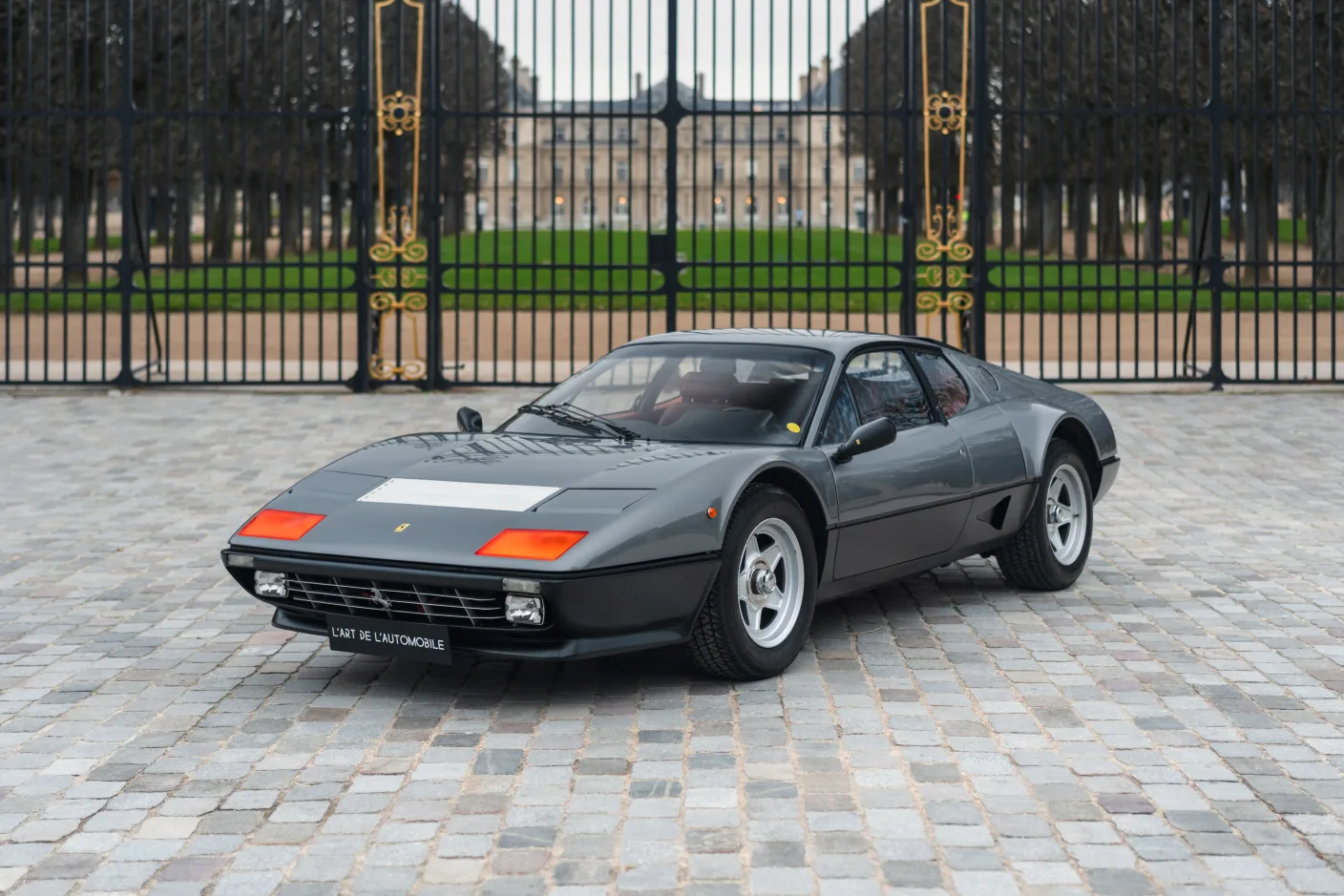 1983 Ferrari 512 BBi angeboten von einem Fachhändler in Paris, Frankreich, Hauptfoto