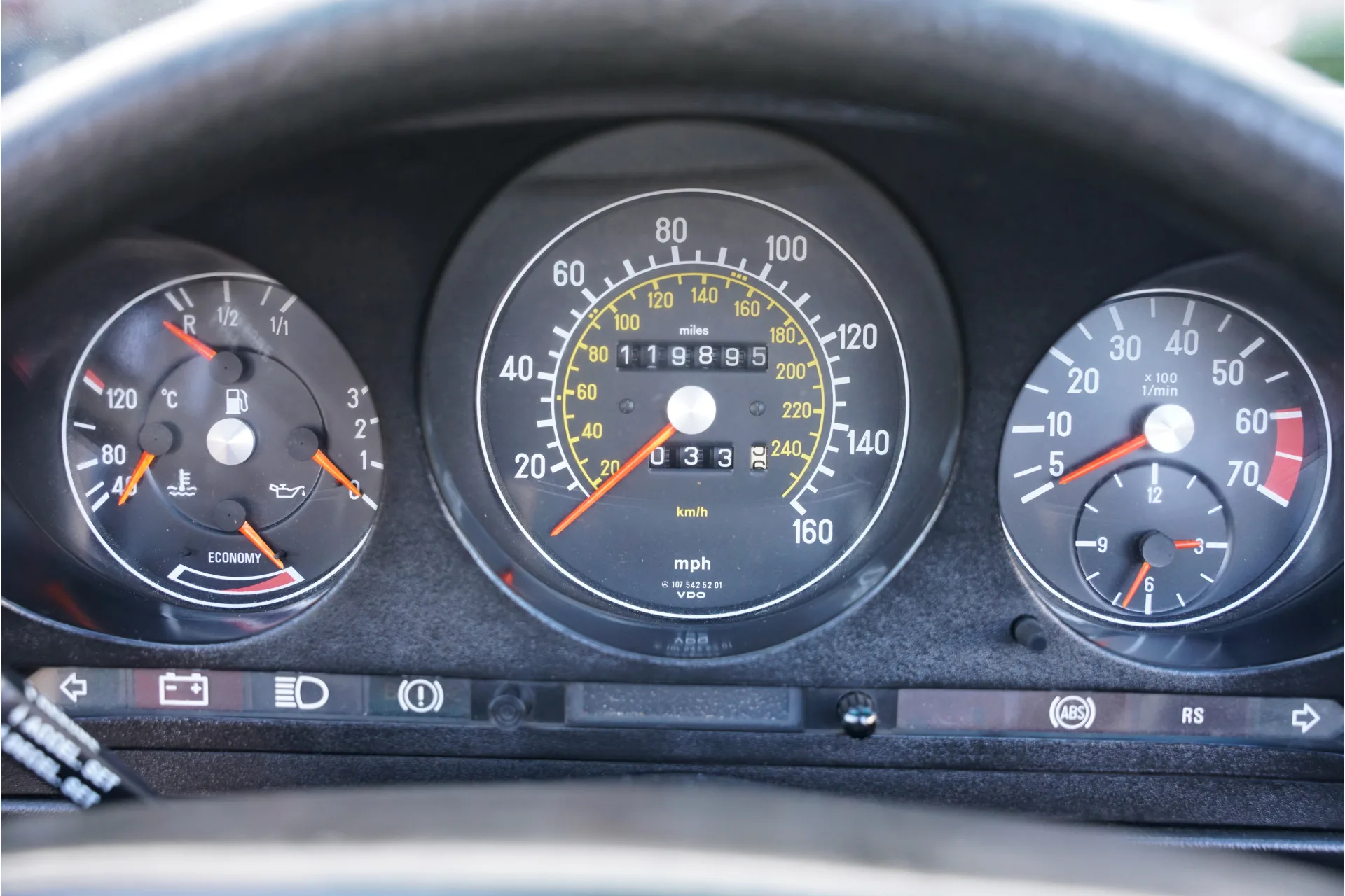 1983 Mercedes-Benz 500 SL, 9/30