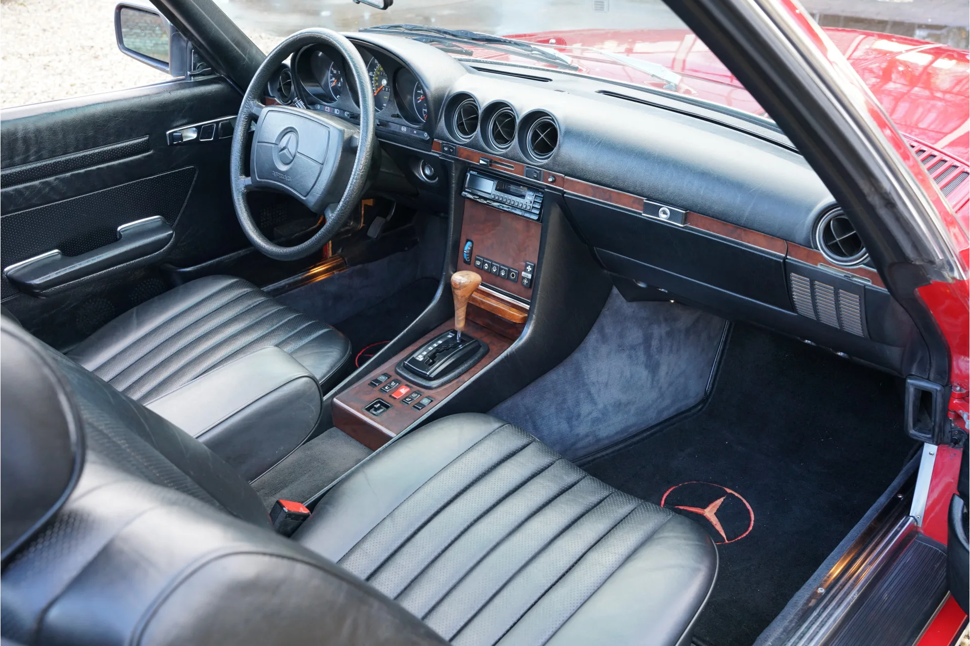 1983 Mercedes-Benz 500 SL, 27/30