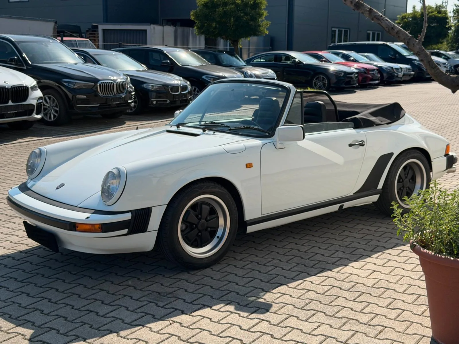 1983 Porsche 911 SC Cabriolet, 12/24