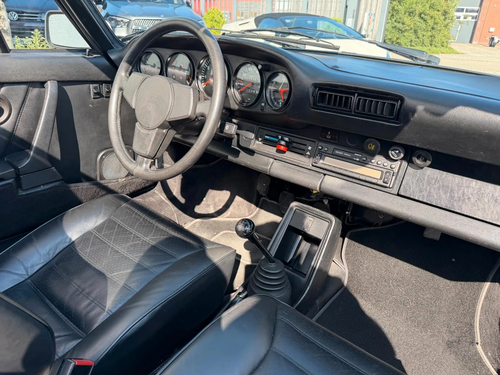 1983 Porsche 911 SC Cabriolet, 18/24