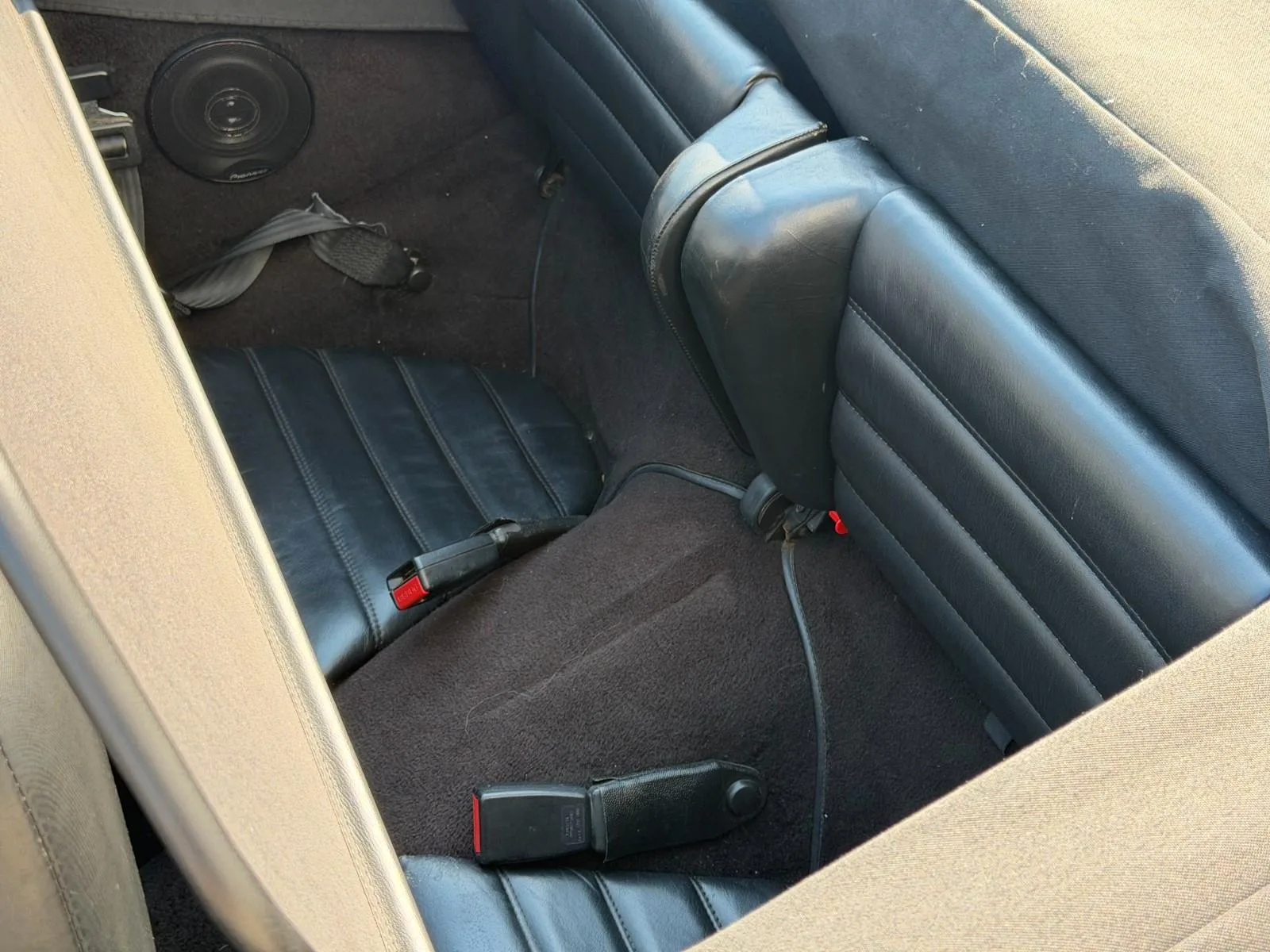 1983 Porsche 911 SC Cabriolet, 22/24