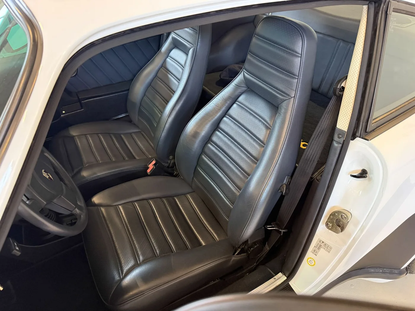 1983 Porsche 911 Turbo 3.3 proposée par un concessionnaire spécialisé à Lucca, Italie, photo 13 sur 25