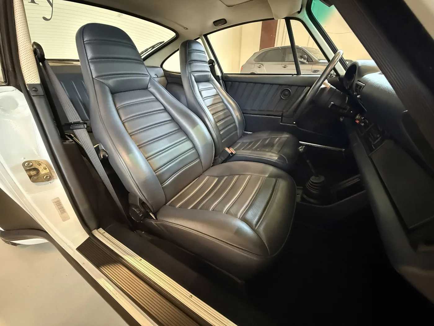 1983 Porsche 911 Turbo 3.3 proposée par un concessionnaire spécialisé à Lucca, Italie, photo 14 sur 25