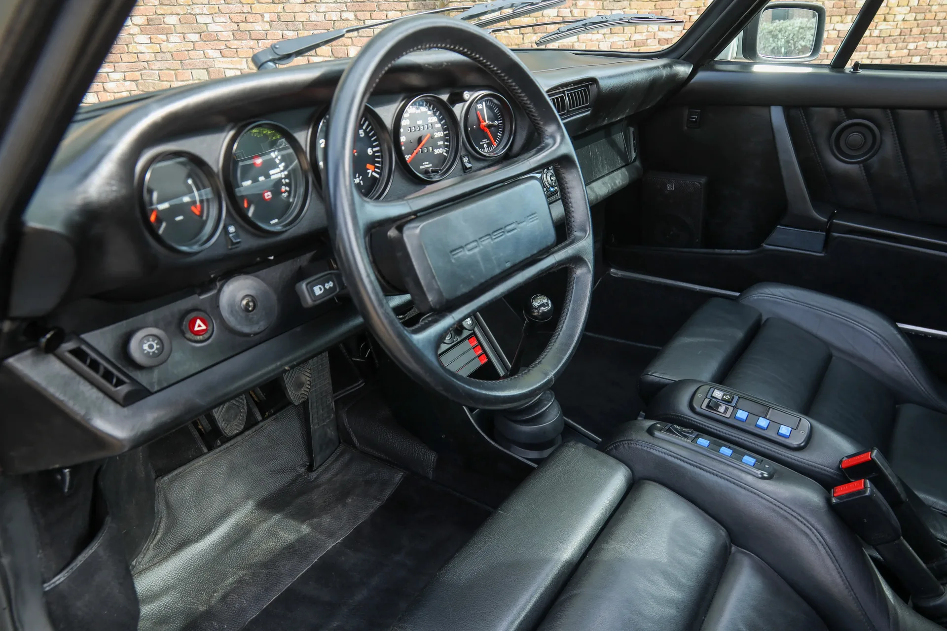 1983 Porsche 911 Turbo 3.3 (930), 28/30