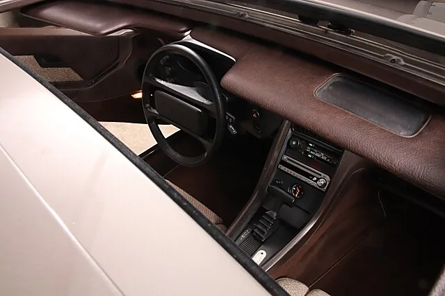 1983 Porsche 928, 15/24