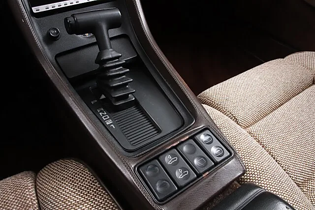 1983 Porsche 928, 23/24