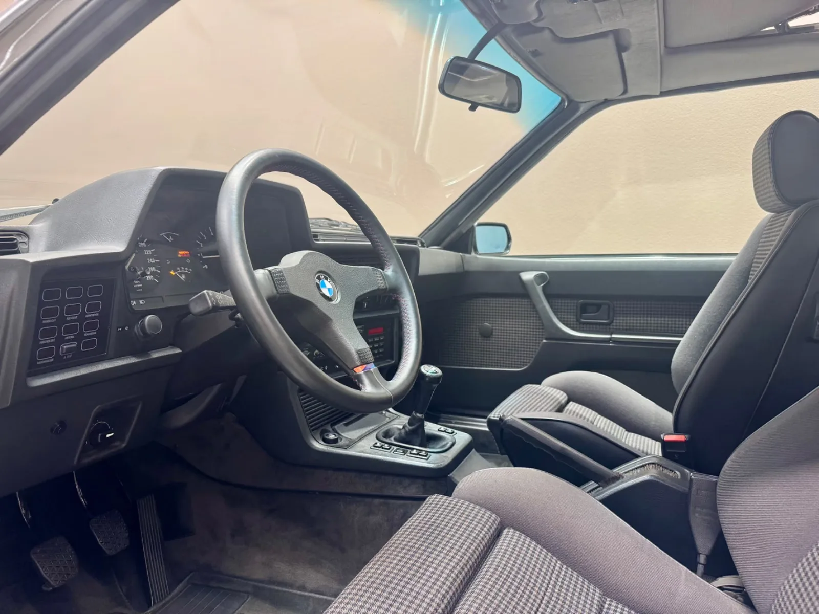 1984 BMW M6 M635 CSi, 8/24