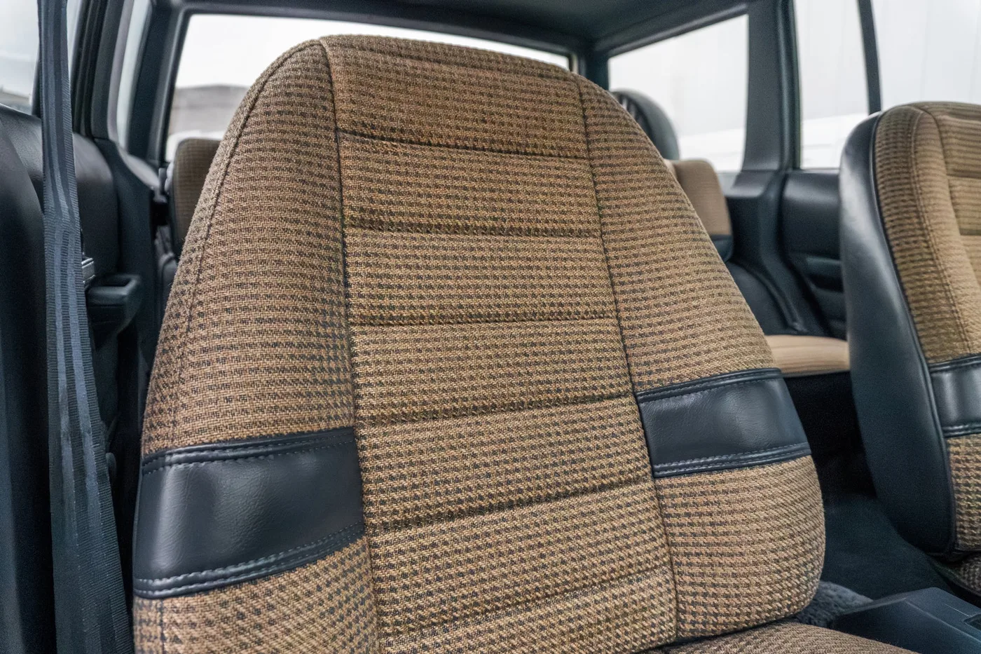 1984 Jeep Wagoneer offered by a supercar dealer in Woerden, Netherlands, photo 17 of 25