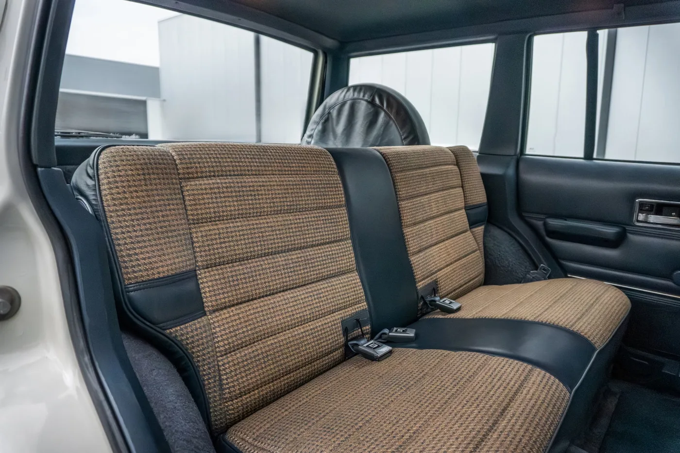 1984 Jeep Wagoneer offered by a supercar dealer in Woerden, Netherlands, photo 23 of 25