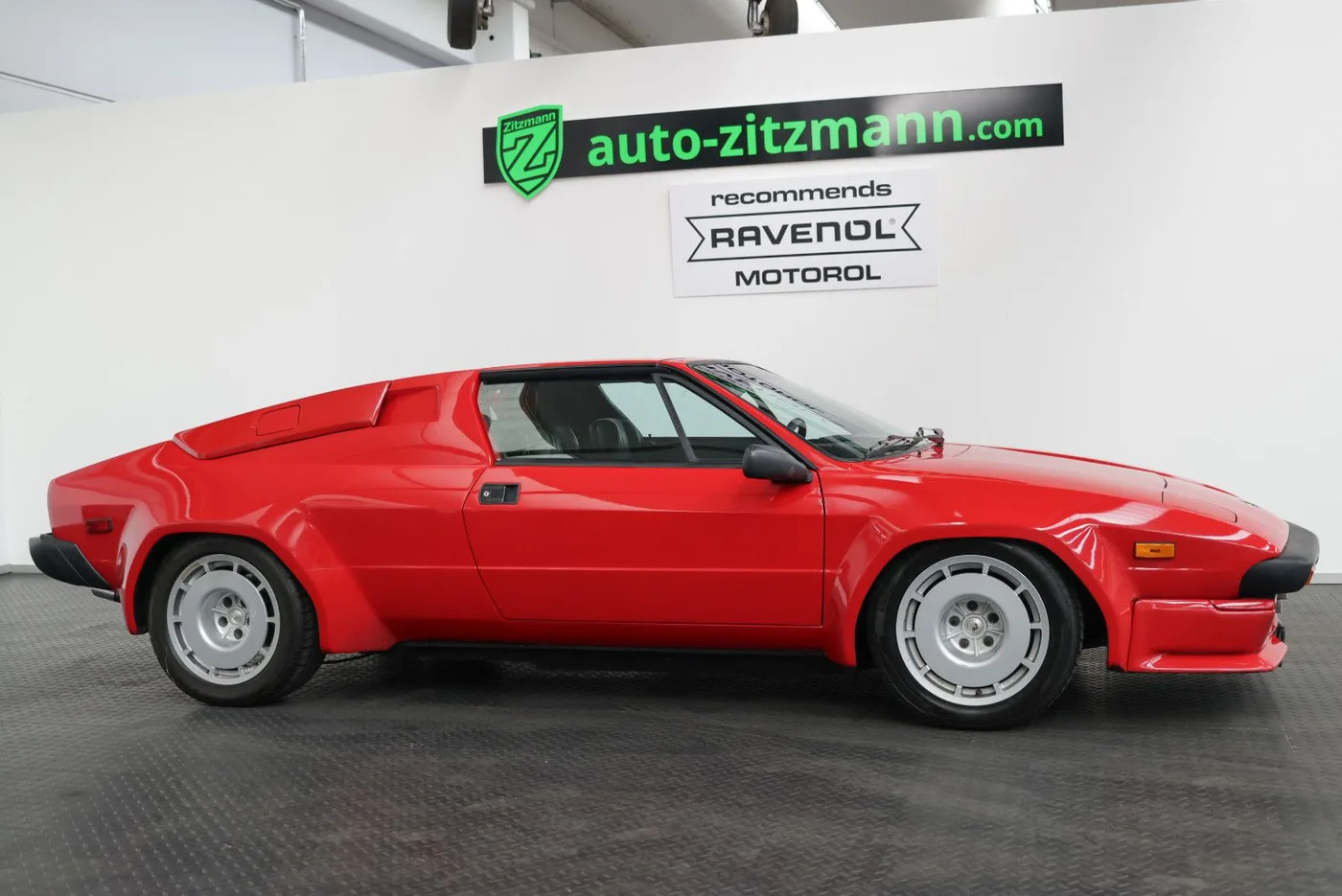 1984 Lamborghini Jalpa 3500 proposée par un concessionnaire spécialisé à Nuremberg, Allemagne, photo 3 sur 15