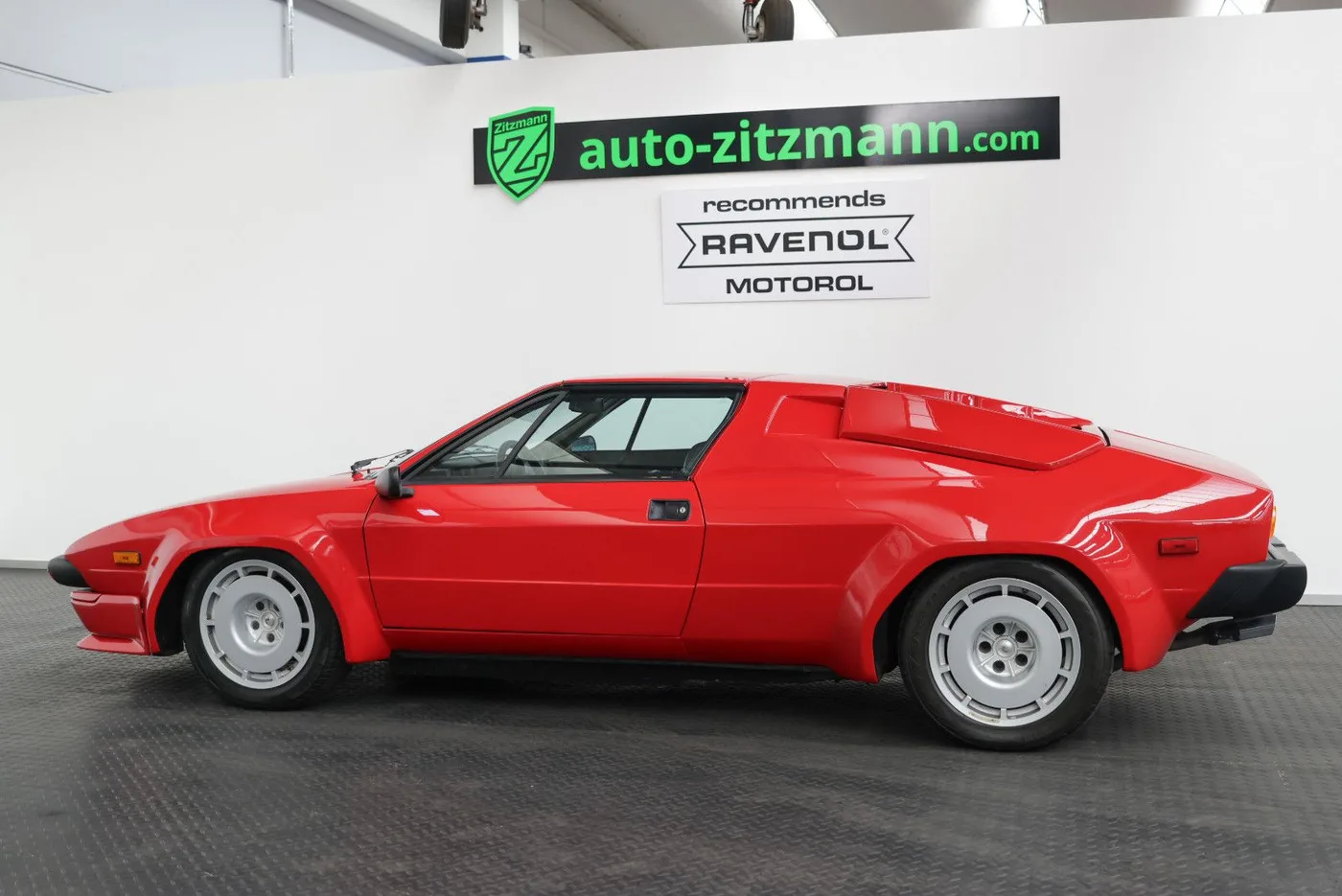 1984 Lamborghini Jalpa 3500 proposée par un concessionnaire spécialisé à Nuremberg, Allemagne, photo 4 sur 15