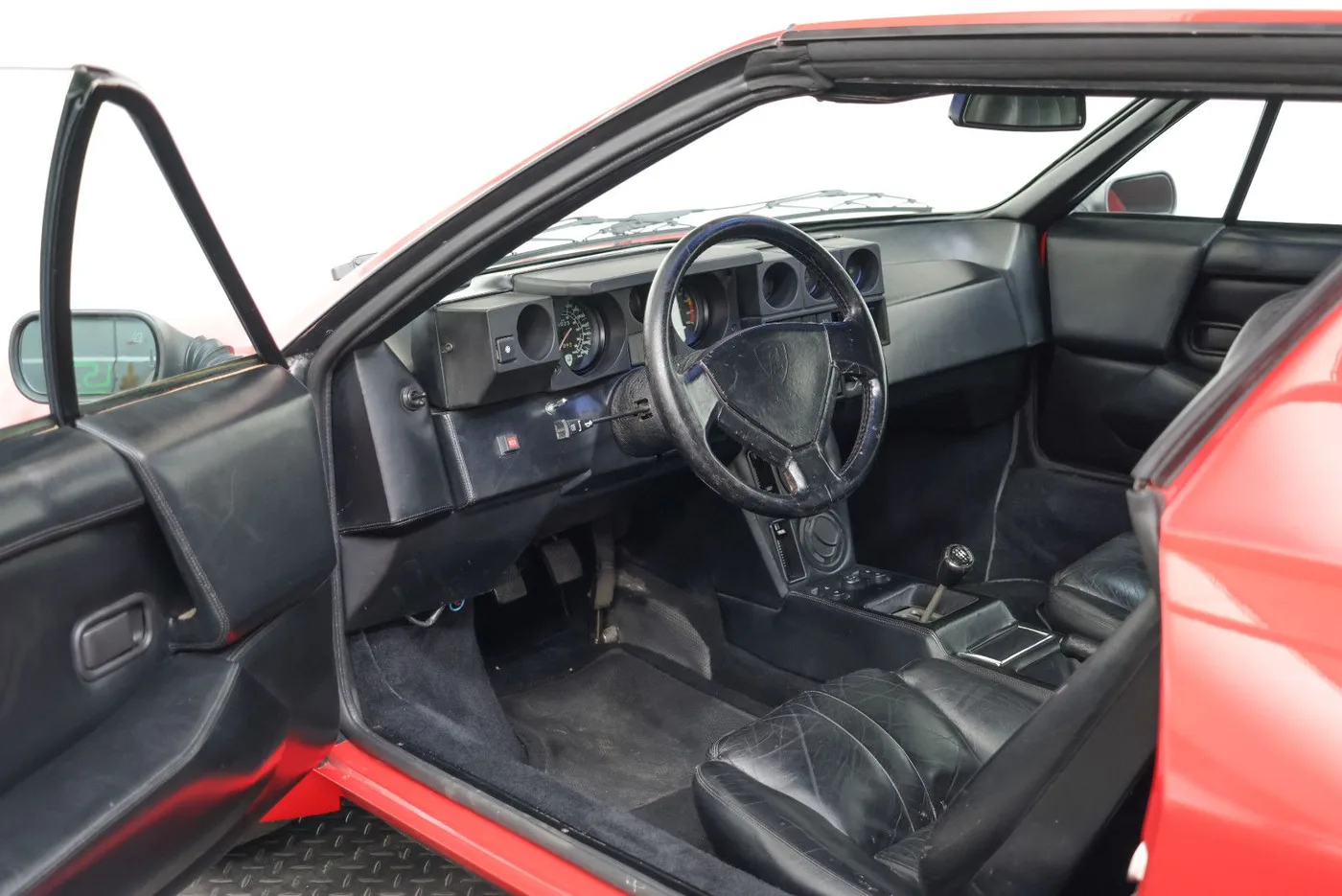 1984 Lamborghini Jalpa 3500 proposée par un concessionnaire spécialisé à Nuremberg, Allemagne, photo 14 sur 15