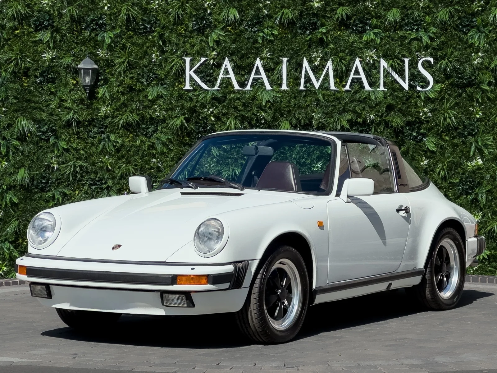1984 Porsche 911 Carrera 3.2 Targa, 3/30