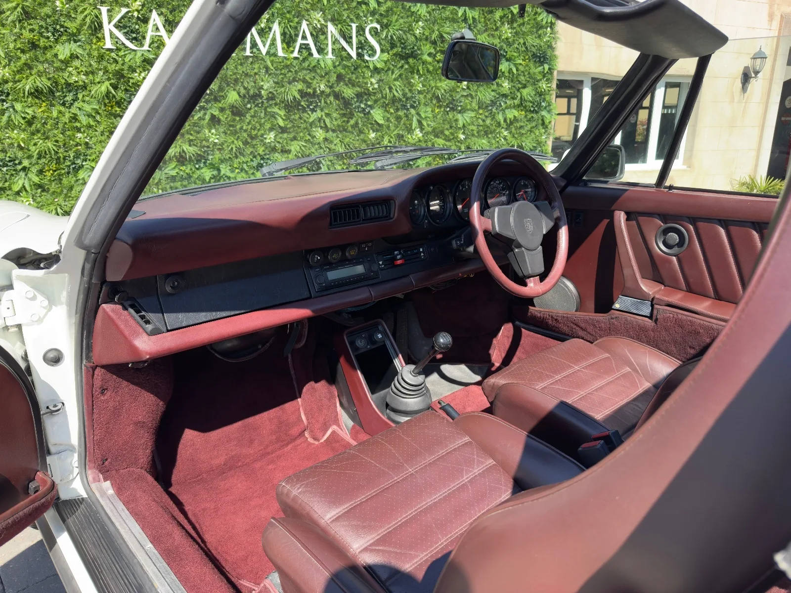 1984 Porsche 911 Carrera 3.2 Targa, 22/30