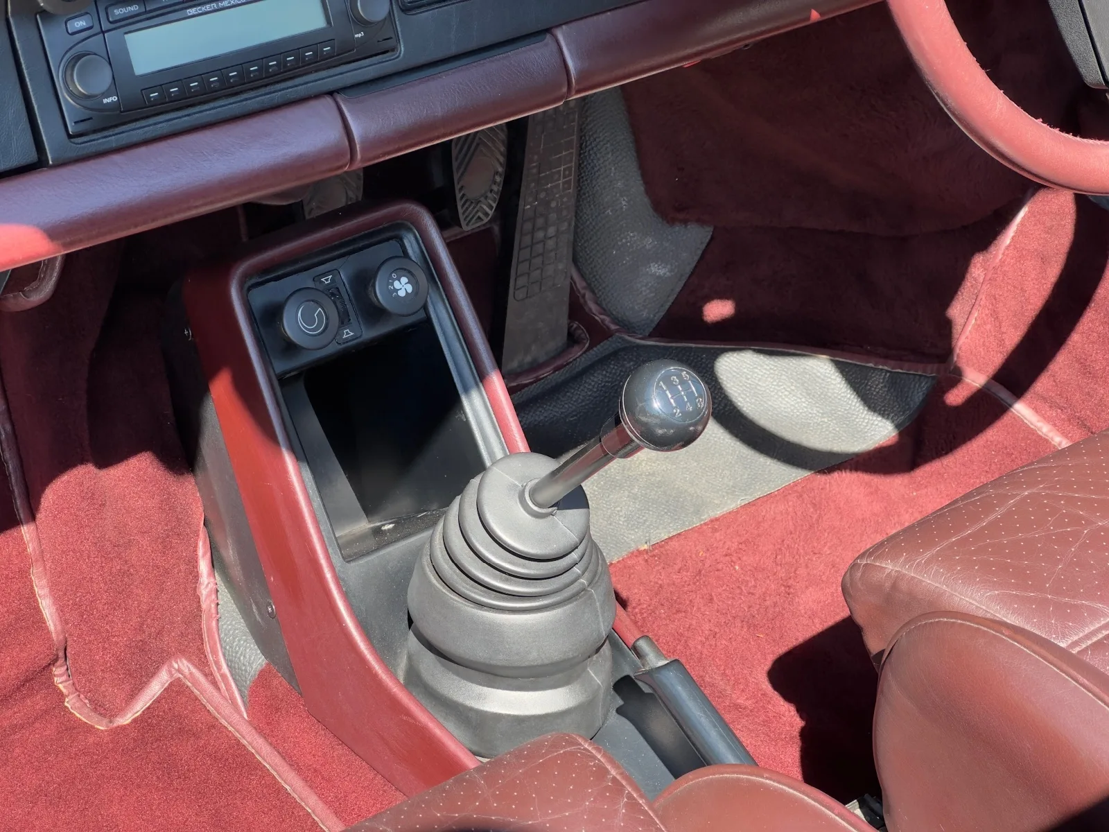 1984 Porsche 911 Carrera 3.2 Targa, 27/30