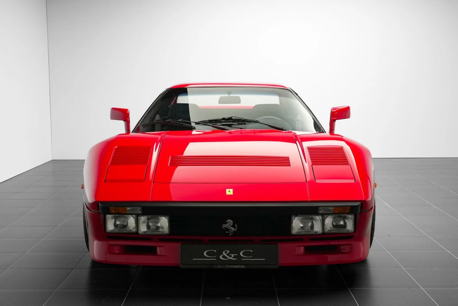 1985 Ferrari 288 GTO, 2/3