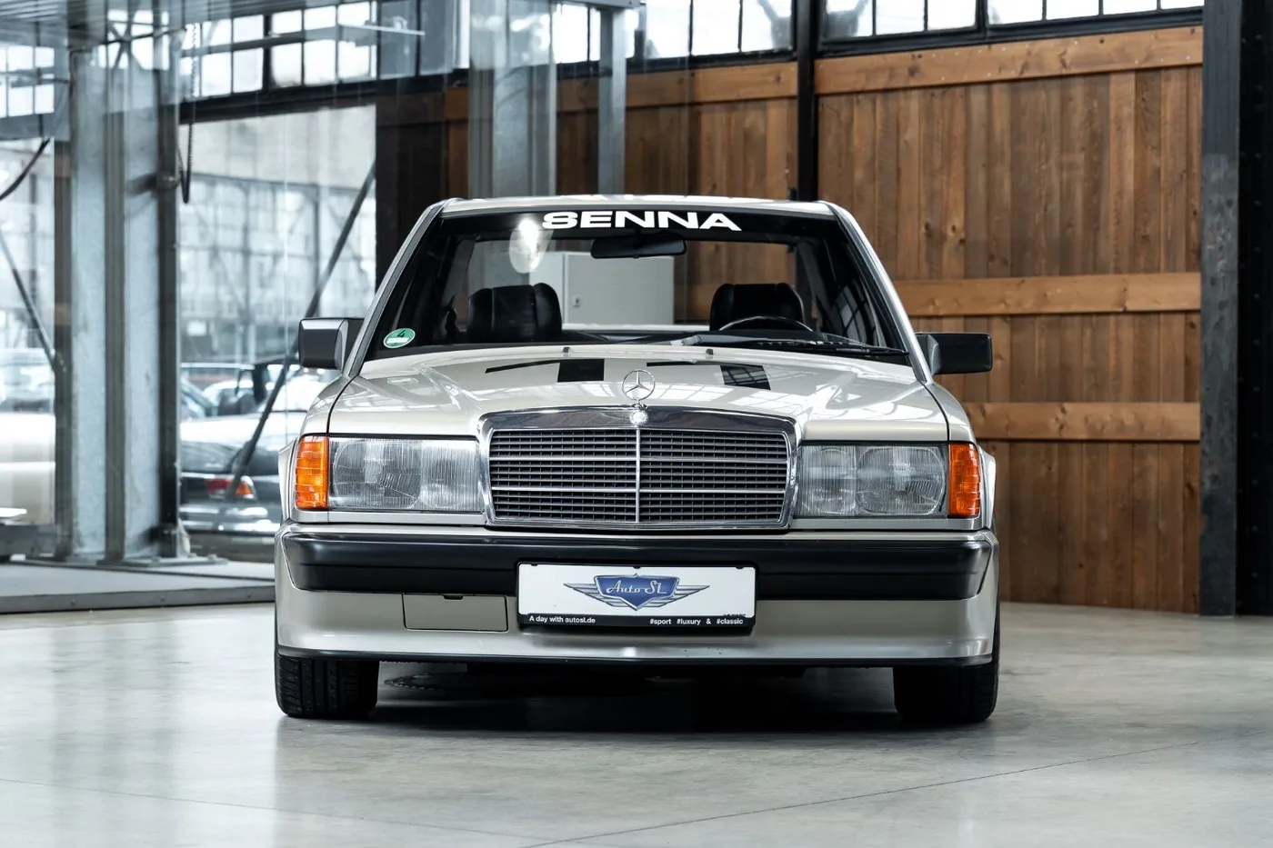 1985 Mercedes-Benz 190 E 2.3-16 angeboten von einem Fachhändler in Neuss, Deutschland, Foto 3 von 25