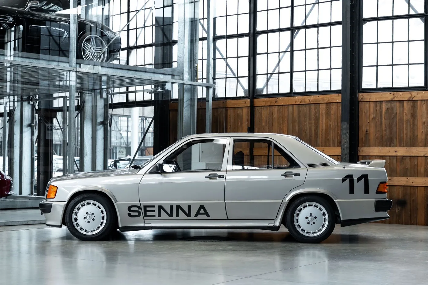 1985 Mercedes-Benz 190 E 2.3-16 angeboten von einem Fachhändler in Neuss, Deutschland, Foto 5 von 25