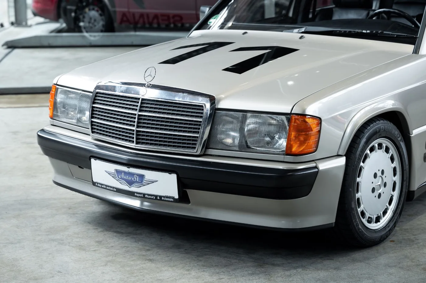 1985 Mercedes-Benz 190 E 2.3-16 angeboten von einem Fachhändler in Neuss, Deutschland, Foto 18 von 25