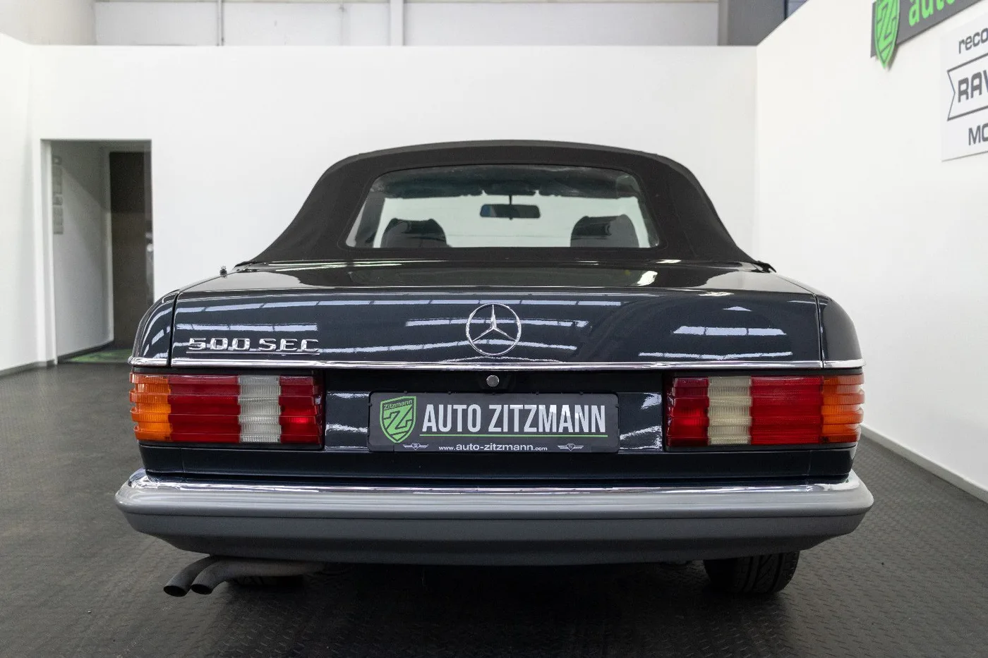 1985 Mercedes-Benz 500 SEC Cabriolet offered by a specialist dealer in Nuremberg, Germany, photo 10 of 15
