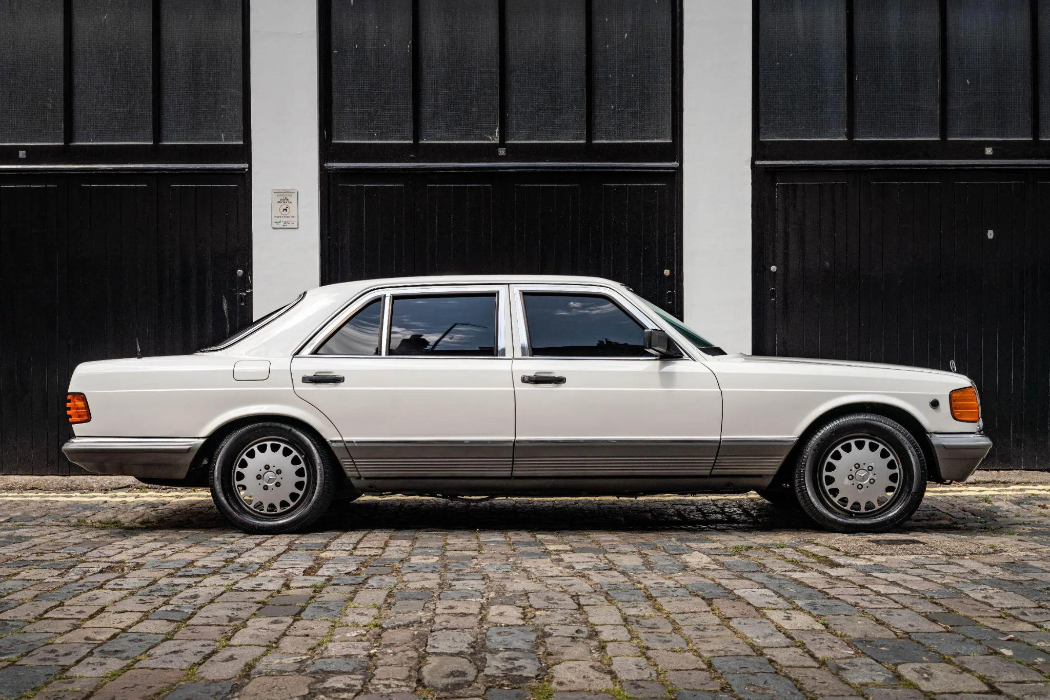 1985 Mercedes-Benz 500 SEL Armoured B6, 19/30