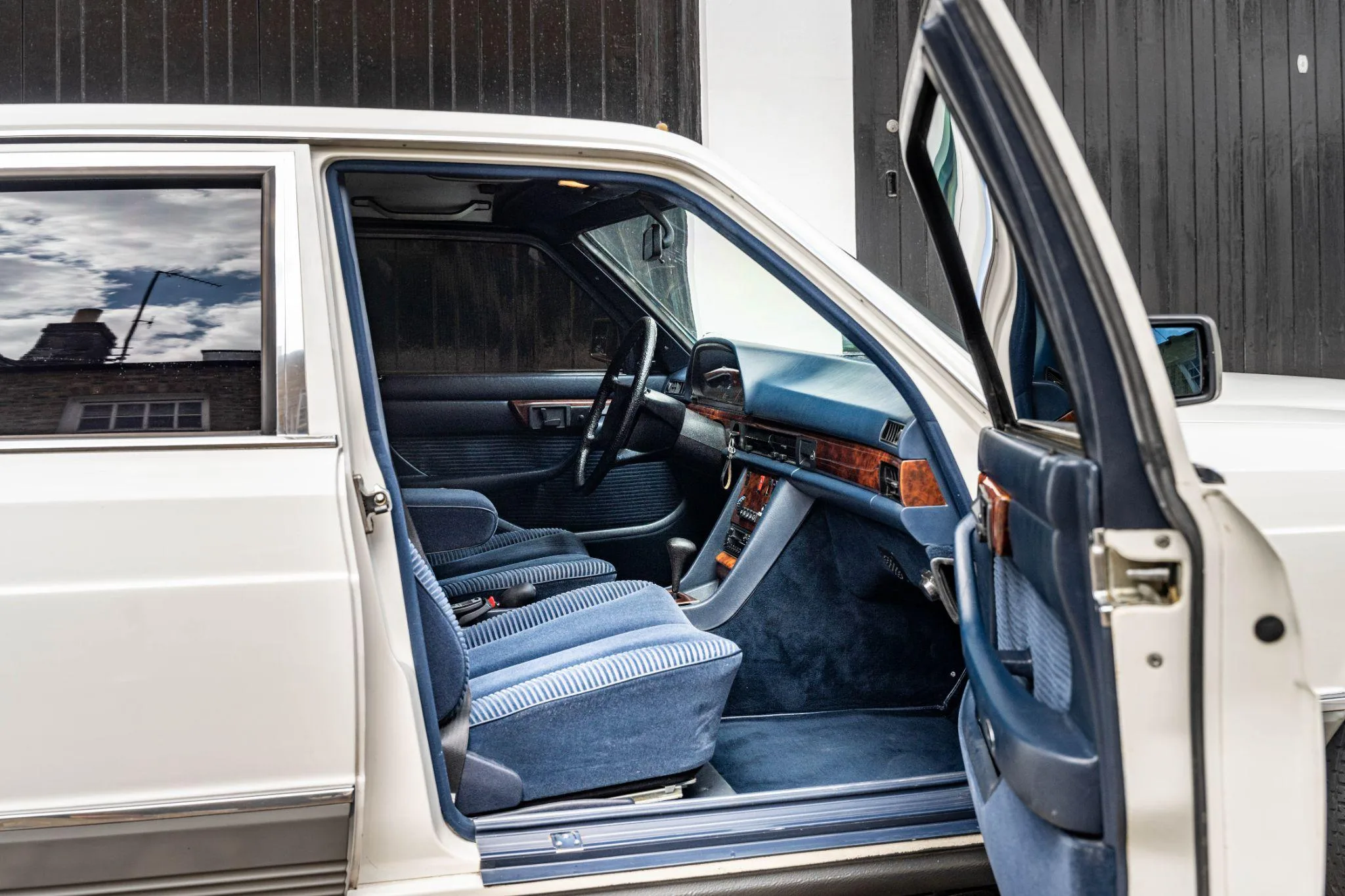 1985 Mercedes-Benz 500 SEL Armoured B6, 28/30