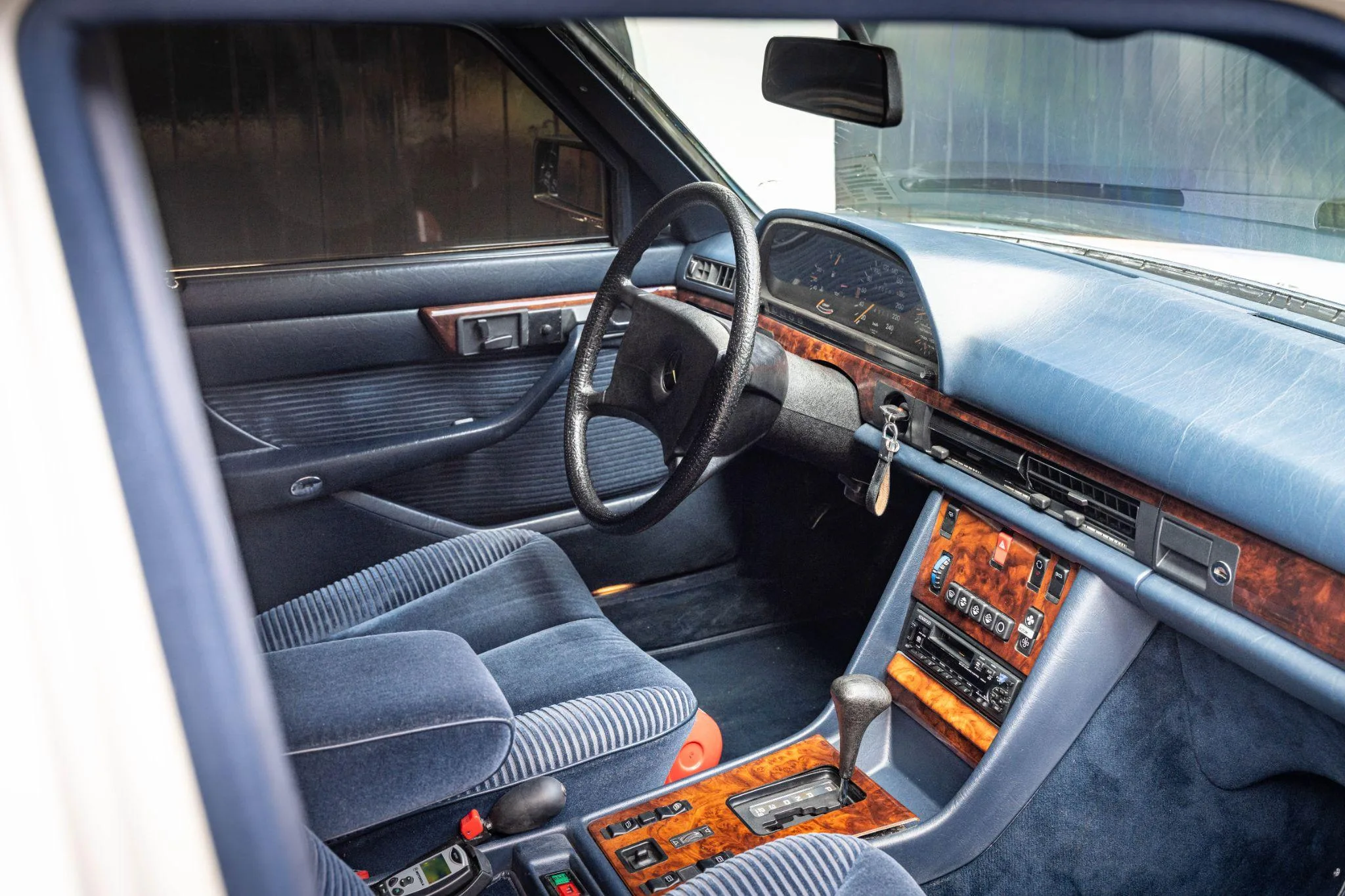 1985 Mercedes-Benz 500 SEL Armoured B6, 29/30