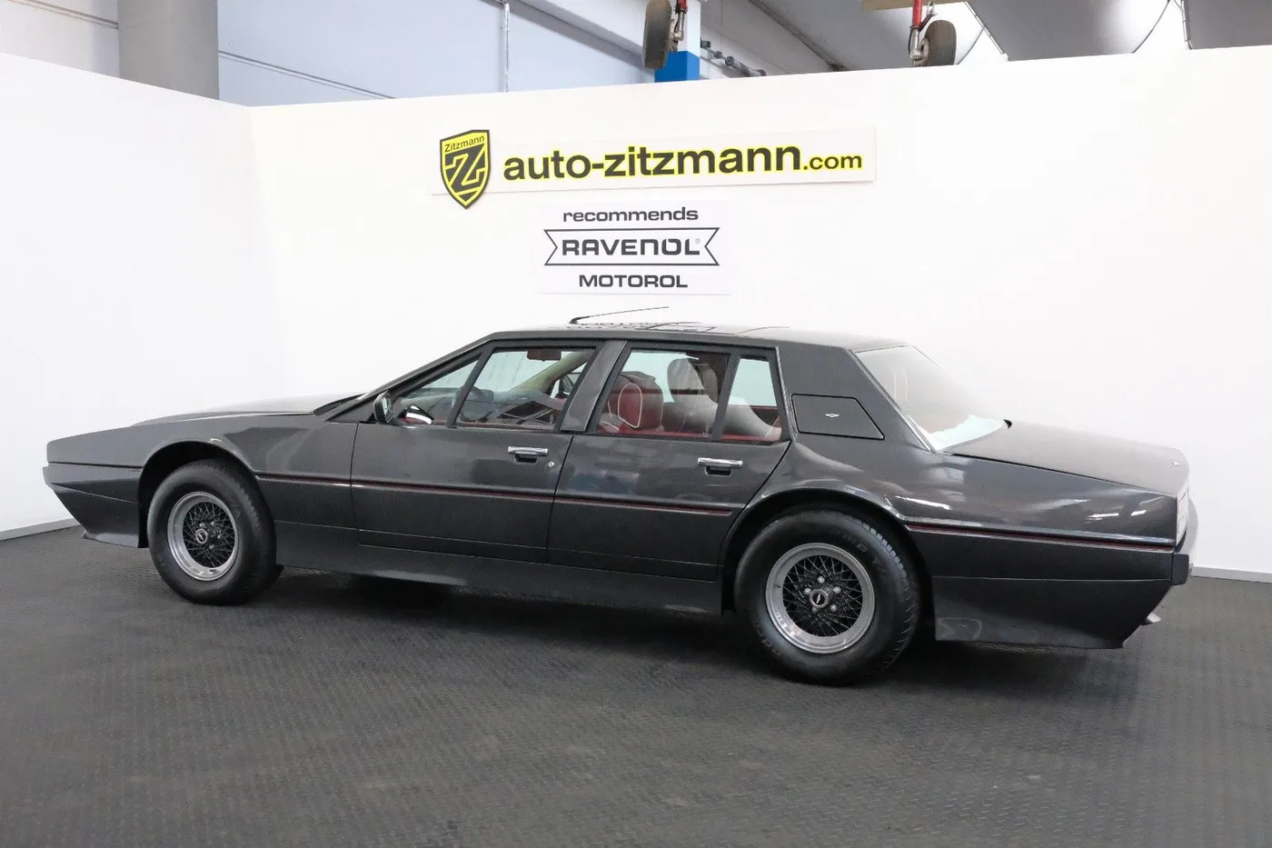 1986 Aston Martin Lagonda Series 3 offered by a specialist dealer in Nuremberg, Germany, photo 2 of 15