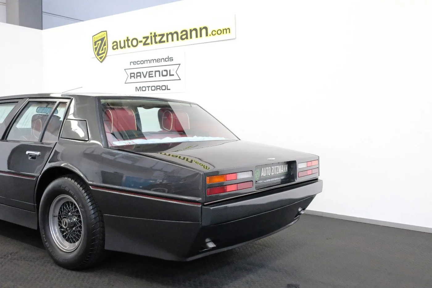 1986 Aston Martin Lagonda Series 3 offered by a specialist dealer in Nuremberg, Germany, photo 8 of 15