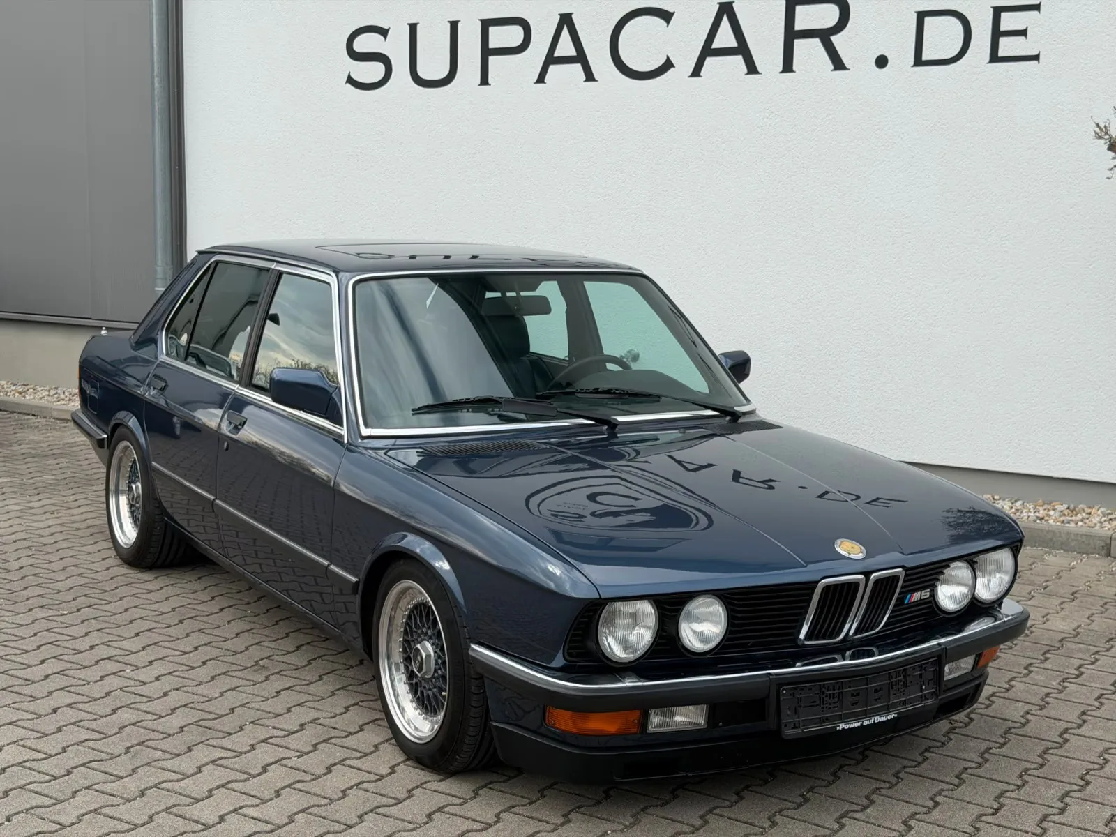 1986 BMW M5 angeboten von einem Fachhändler in Kranzberg, Deutschland, Hauptfoto