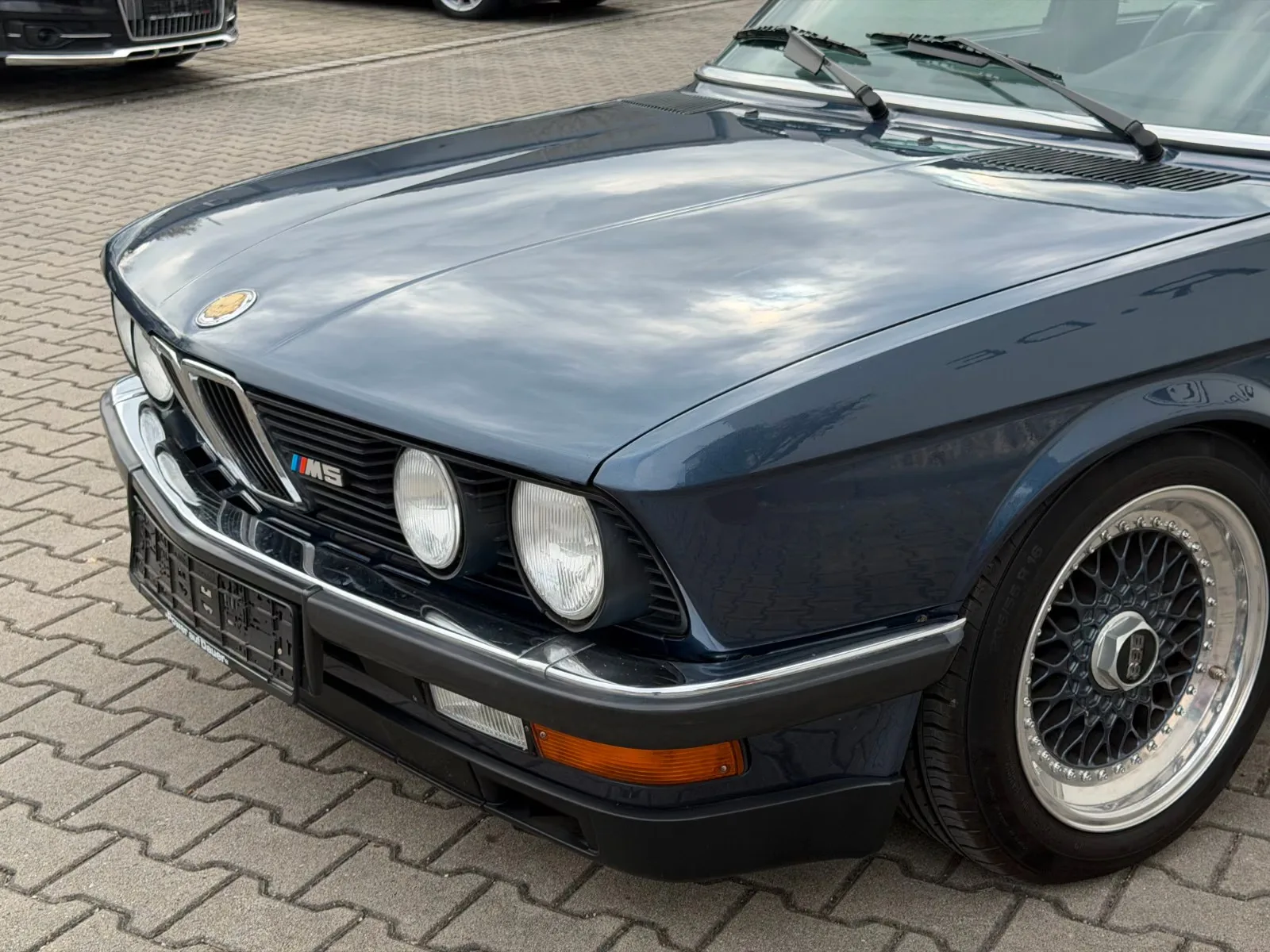1986 BMW M5, 13/30