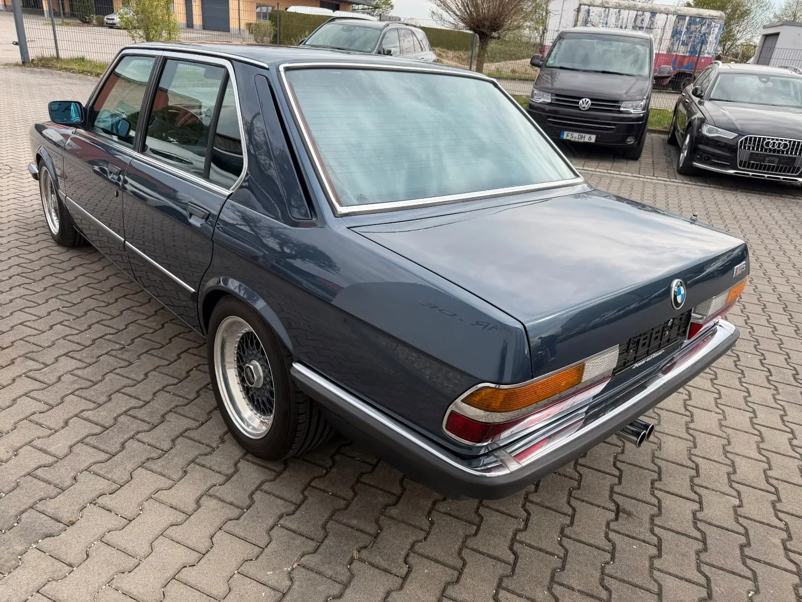 1986 BMW M5, 14/30