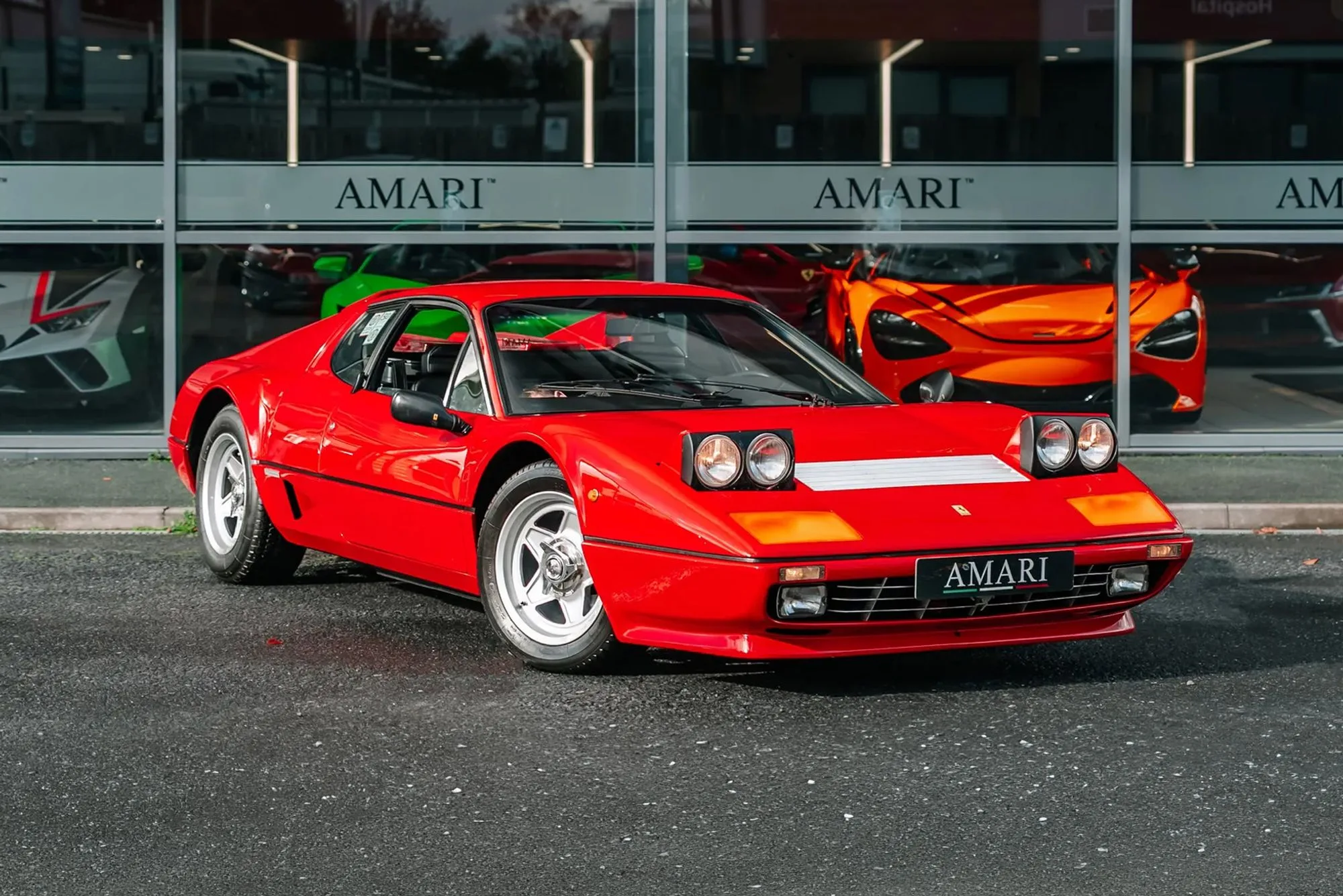 1986 Ferrari 512 BBi proposée par un spécialiste de la supercar à Preston, Royaume-Uni, photo principale