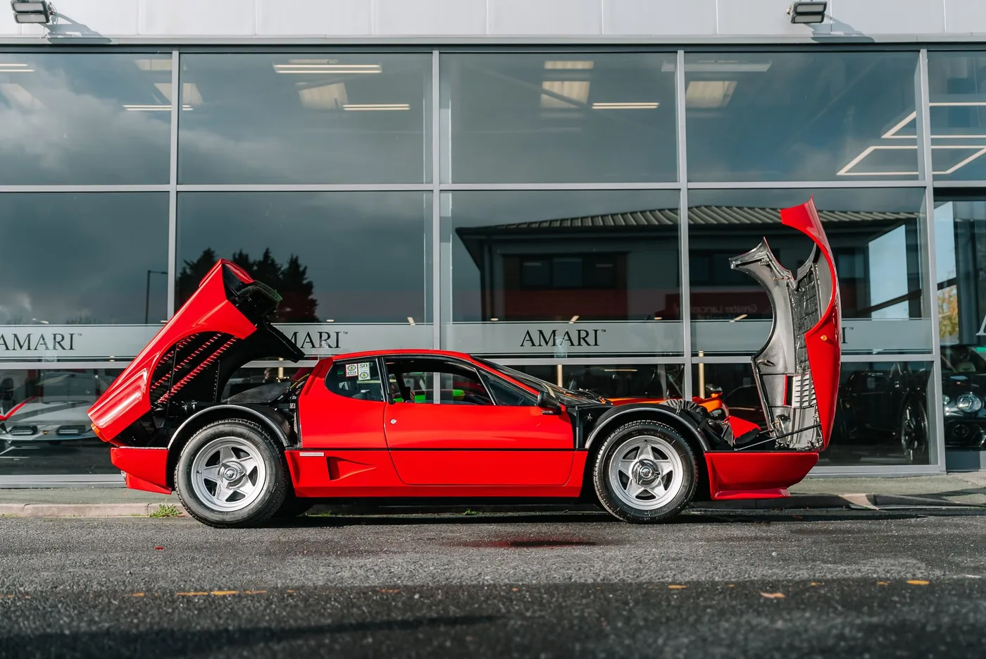 1986 Ferrari 512 BBi proposée par un spécialiste de la supercar à Preston, Royaume-Uni, photo 4 sur 25