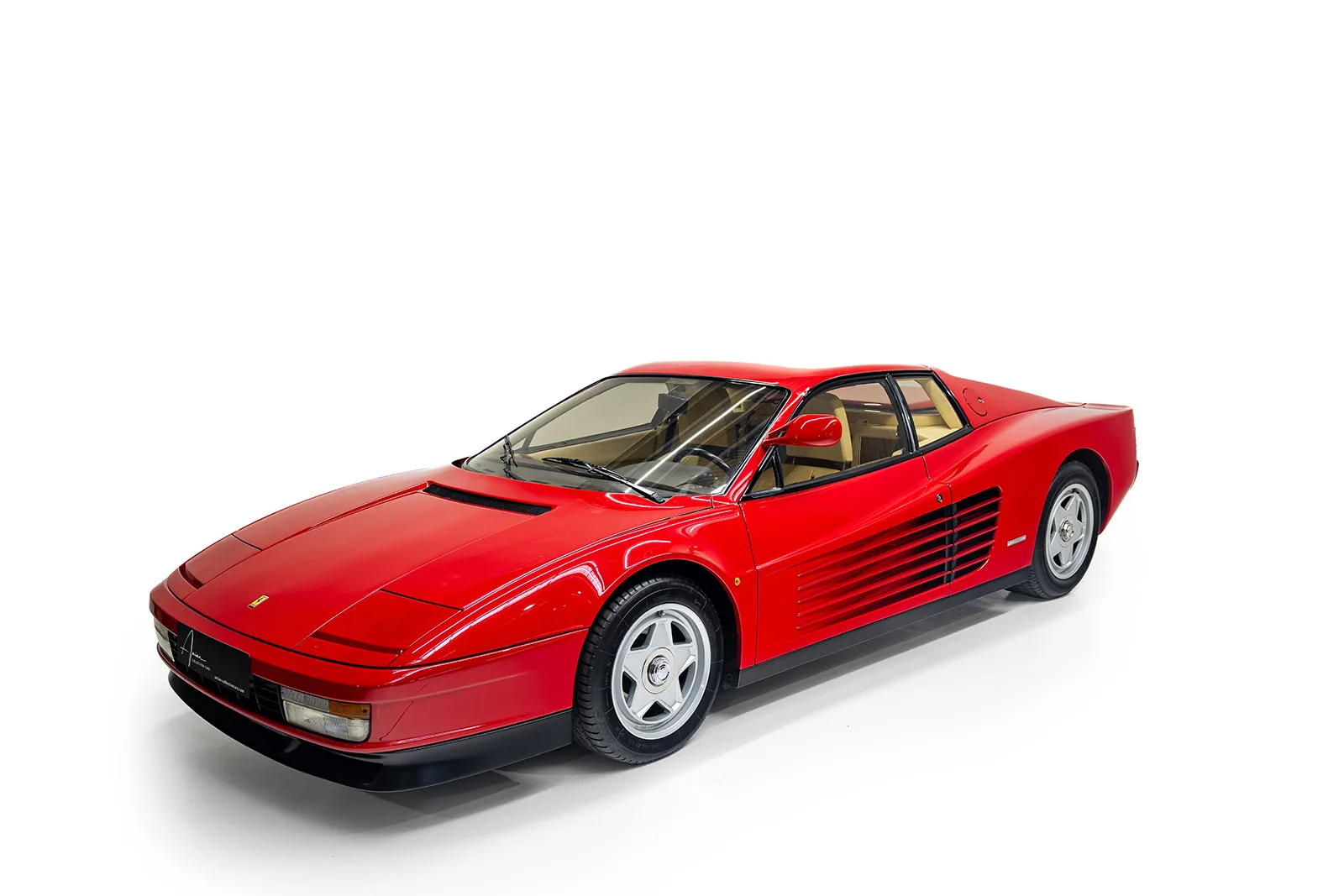 1986 Ferrari Testarossa offered by a specialist dealer in Kerpen, Germany, main photo