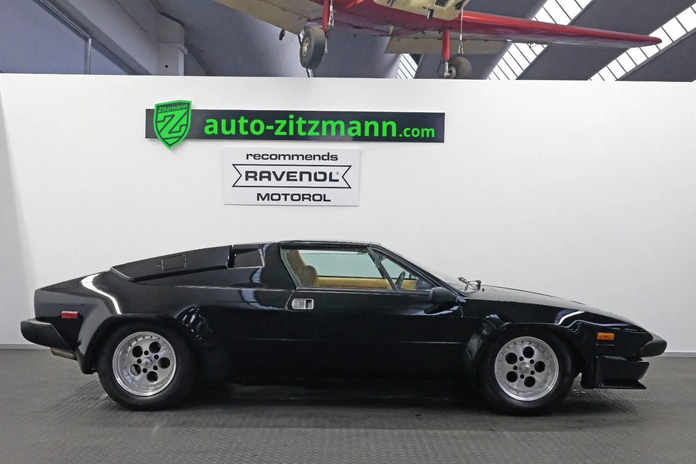 1986 Lamborghini Jalpa 3500 proposée par un concessionnaire spécialisé à Nuremberg, Allemagne, photo 2 sur 15