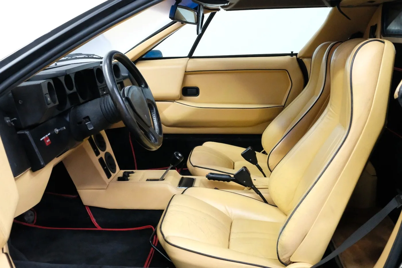 1986 Lamborghini Jalpa 3500 proposée par un concessionnaire spécialisé à Nuremberg, Allemagne, photo 11 sur 15