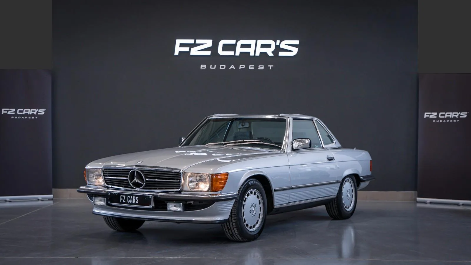 1986 Mercedes-Benz 300 SL angeboten von einem Fachhändler in Budapest, Ungarn, Hauptfoto