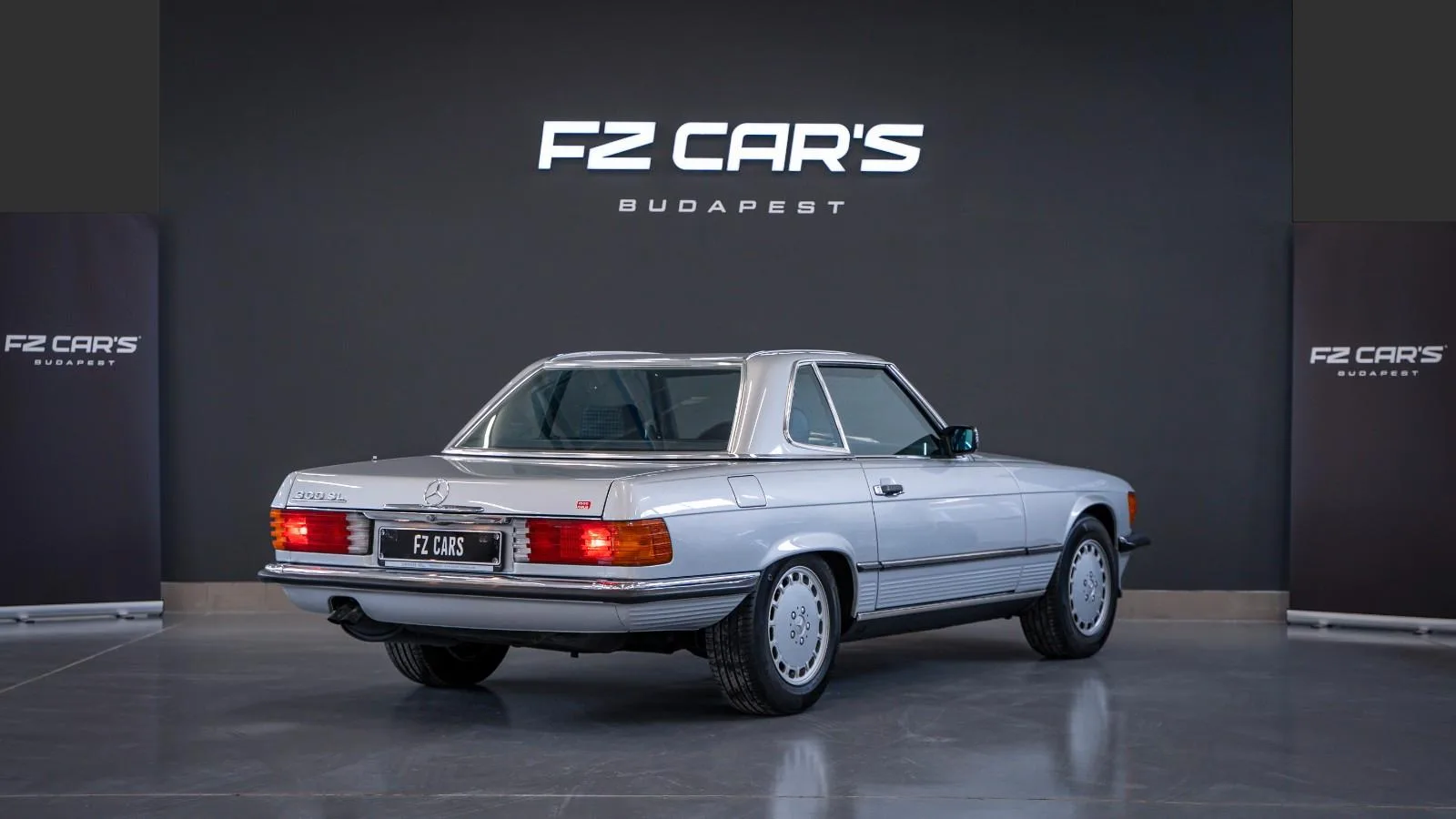 1986 Mercedes-Benz 300 SL, 4/13