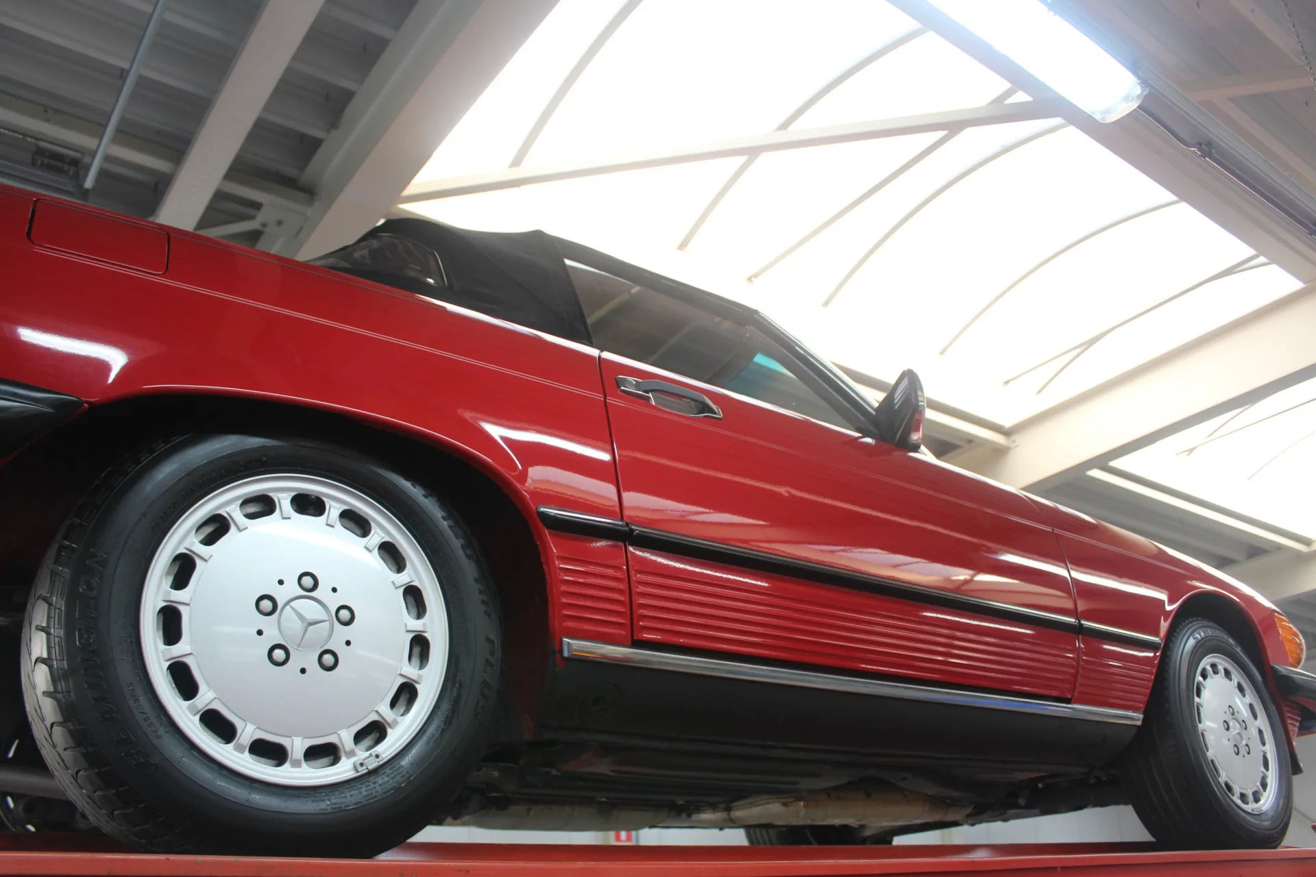 1986 Mercedes-Benz 560 SL, 10/30