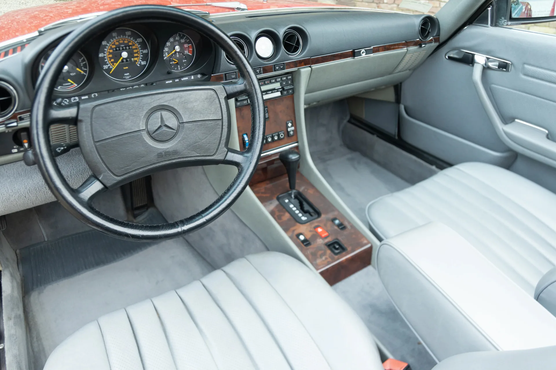 1986 Mercedes-Benz 560 SL, 11/30