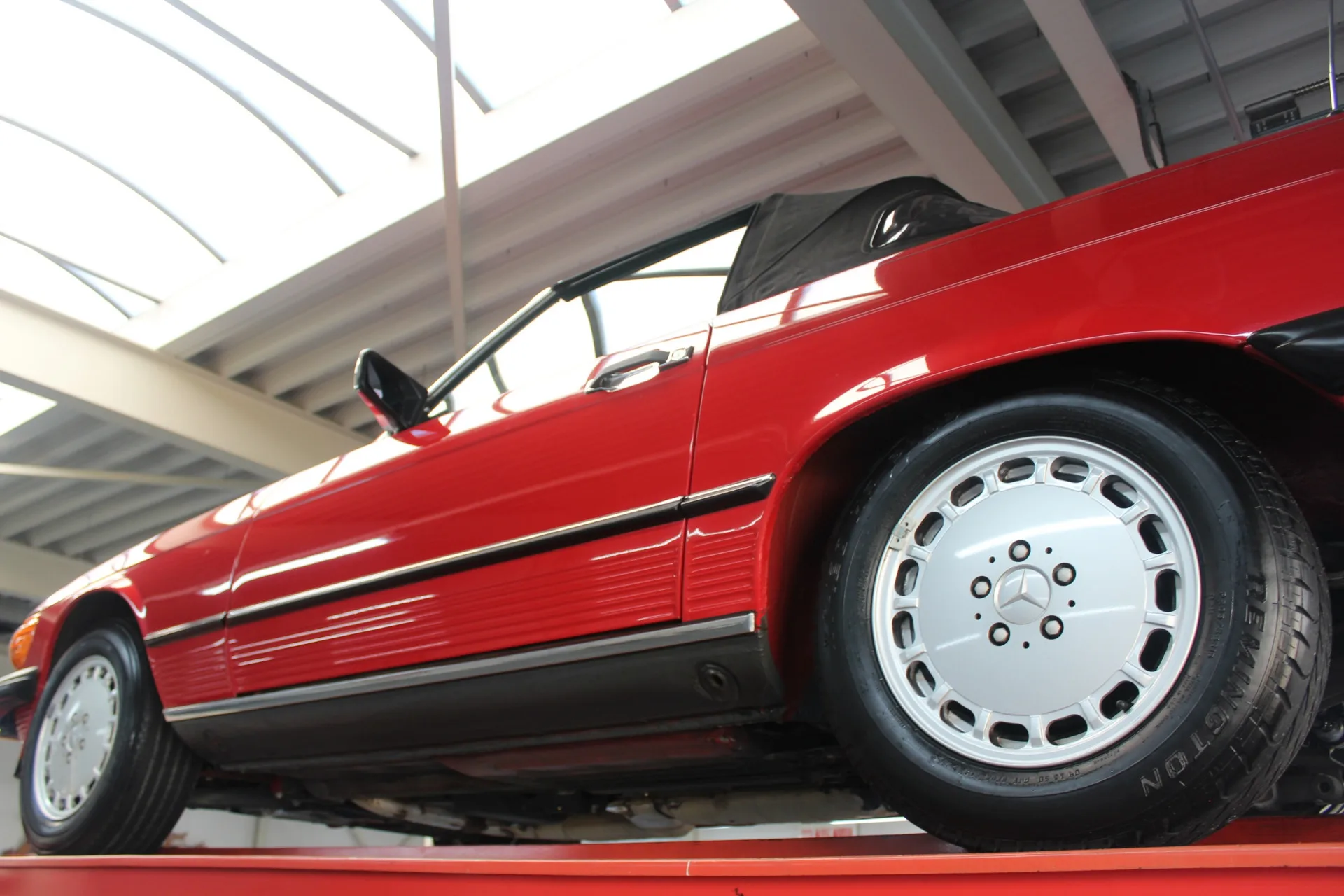 1986 Mercedes-Benz 560 SL, 12/30
