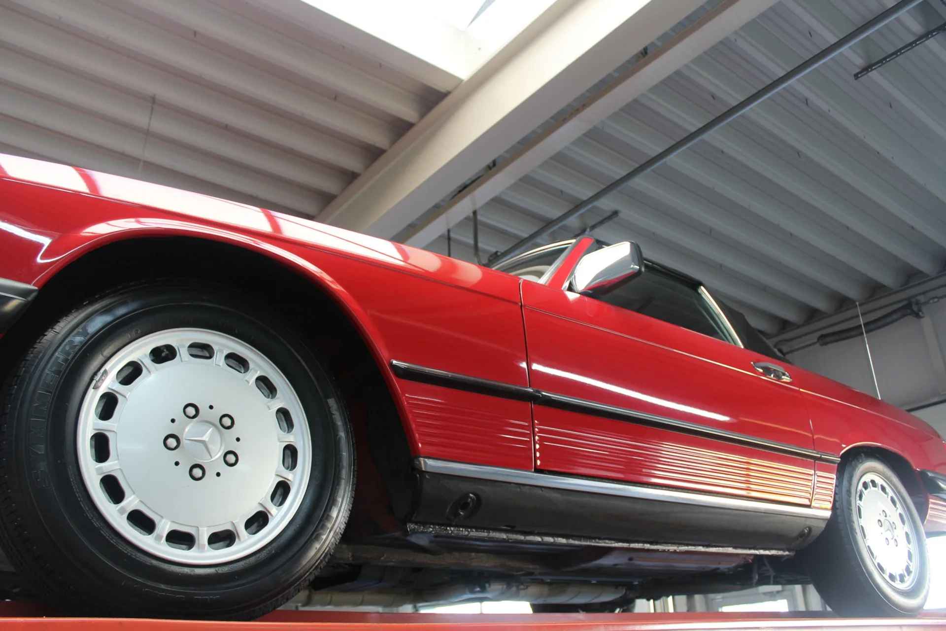 1986 Mercedes-Benz 560 SL, 13/30