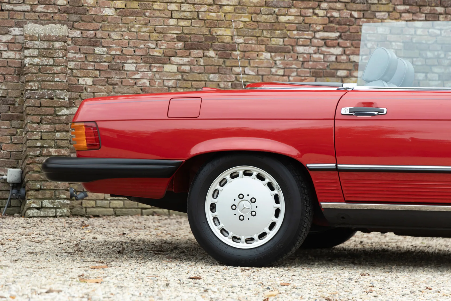 1986 Mercedes-Benz 560 SL, 28/30