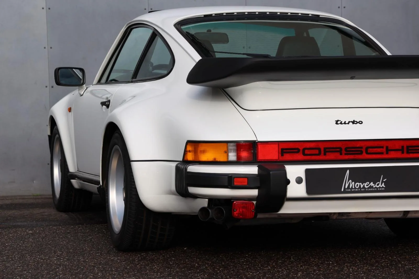 1986 Porsche 911 Turbo 3.3 (930), 12/24