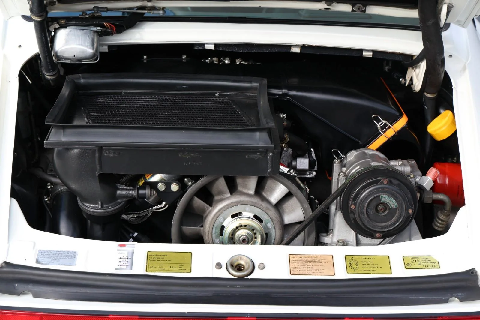 1986 Porsche 911 Turbo 3.3 (930), 22/24